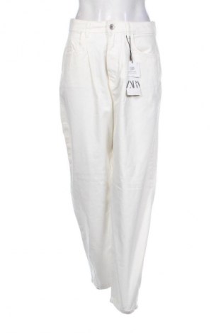 Damskie jeansy Zara, Rozmiar M, Kolor ecru, Cena 114,83 zł