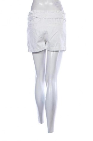 Damen Shorts Fb Sister, Größe S, Farbe Weiß, Preis 10,00 €