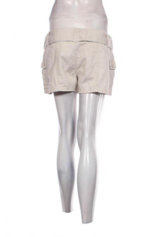 Damen Shorts Plugg, Größe M, Farbe Beige, Preis € 11,99