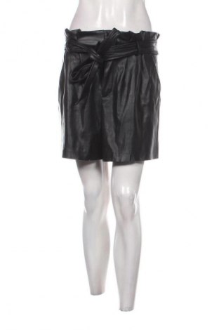 Damen Shorts Zara, Größe S, Farbe Schwarz, Preis 13,99 €