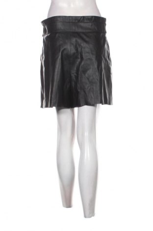 Damen Shorts Zara, Größe S, Farbe Schwarz, Preis 13,99 €