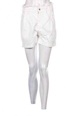 Pantaloni scurți de femei Zara, Mărime S, Culoare Alb, Preț 39,90 Lei