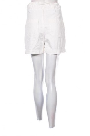 Pantaloni scurți de femei Zara, Mărime S, Culoare Alb, Preț 39,90 Lei