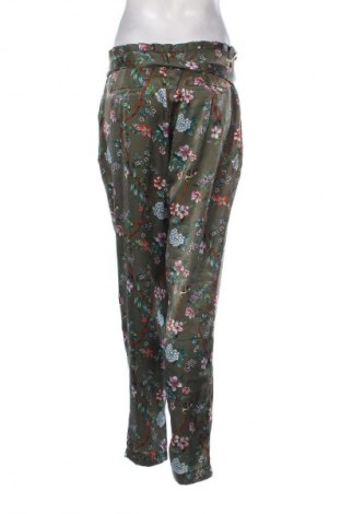 Pantaloni de femei Naf Naf, Mărime M, Culoare Multicolor, Preț 104,59 Lei