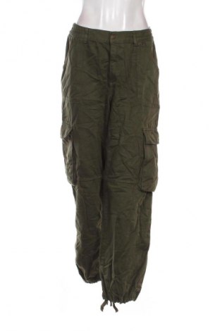 Damenhose Pull&Bear, Größe M, Farbe Grün, Preis 20,99 €