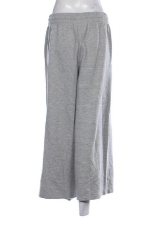 Dámské tepláky Adidas, Velikost L, Barva Šedá, Cena  519,00 Kč