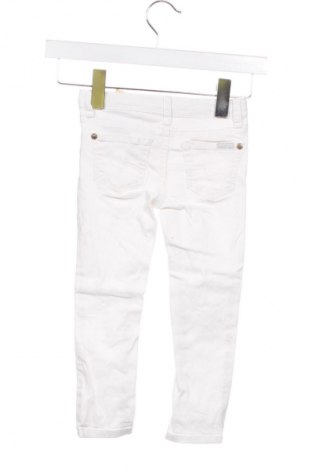 Kinderjeans Unbranded, Größe 4-5y/ 110-116 cm, Farbe Weiß, Preis 10,99 €