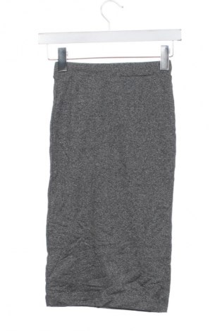 Пола H&M Divided, Размер XS, Цвят Сив, Цена 31,99 лв.