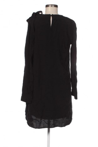 Sukienka Esprit, Rozmiar M, Kolor Czarny, Cena 137,99 zł