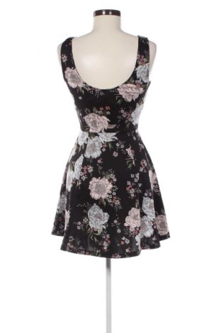 Šaty  H&M Divided, Veľkosť S, Farba Viacfarebná, Cena  11,95 €