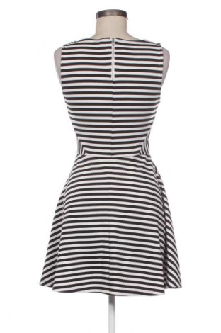 Kleid H&M Divided, Größe S, Farbe Mehrfarbig, Preis 10,99 €