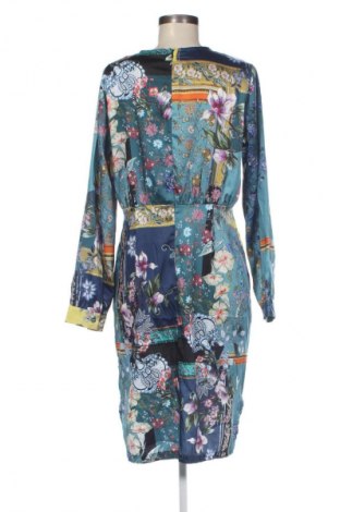 Kleid Lokita, Größe M, Farbe Mehrfarbig, Preis 13,99 €