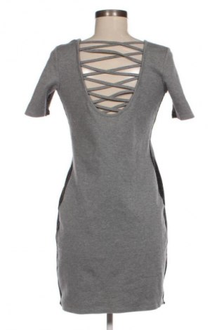 Rochie Monki, Mărime M, Culoare Gri, Preț 68,88 Lei