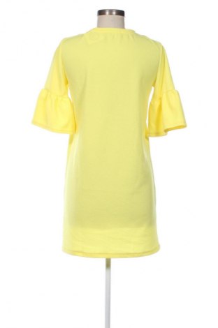 Φόρεμα Pull&Bear, Μέγεθος S, Χρώμα Κίτρινο, Τιμή 13,99 €