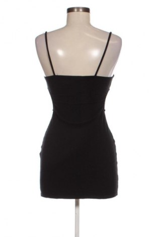 Sukienka Pull&Bear, Rozmiar S, Kolor Czarny, Cena 67,00 zł