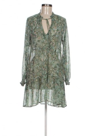 Kleid Stradivarius, Größe M, Farbe Mehrfarbig, Preis 8,99 €