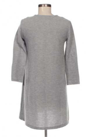 Kleid Stradivarius, Größe M, Farbe Grau, Preis € 8,99