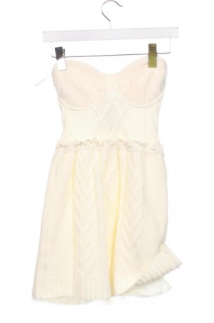 Kleid Stradivarius, Größe S, Farbe Ecru, Preis 15,00 €