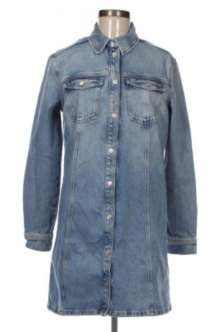 Рокля Tommy Jeans, Размер M, Цвят Син, Цена 219,99 лв.