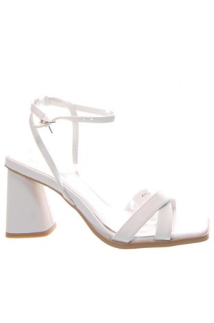 Sandalen Catwalk, Größe 37, Farbe Weiß, Preis € 27,99