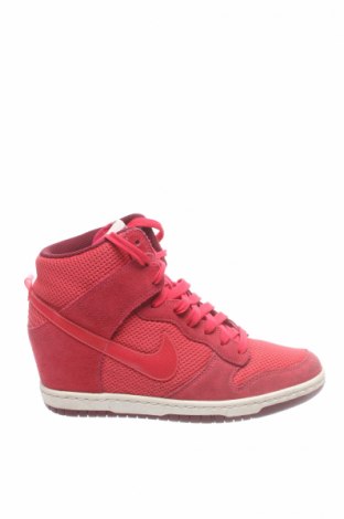 Дамски обувки Nike, Размер 38, Цвят Червен, Естествен велур, текстил, Цена 76,00 лв.
