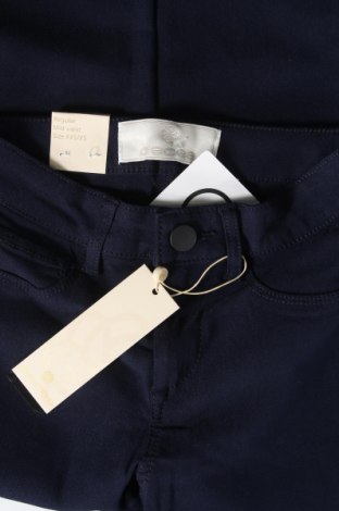 Дамски панталон Pieces, Размер XXS, Цвят Син, 65% вискоза, 30% полиамид, 5% еластан, Цена 27,60 лв.