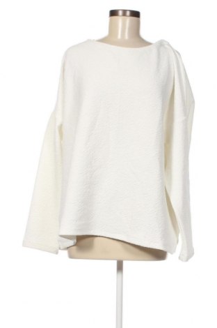 Дамска блуза Christian Berg, Размер XXL, Цвят Бял, Цена 20,01 лв.