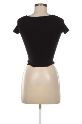 Γυναικεία μπλούζα Bershka, Μέγεθος XS, Χρώμα Μαύρο, Τιμή 3,88 €