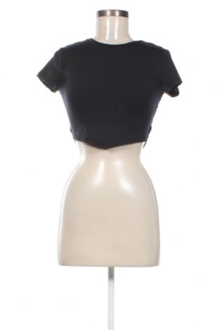 Γυναικεία μπλούζα Bershka, Μέγεθος S, Χρώμα Μαύρο, Τιμή 9,74 €