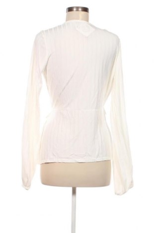 Дамска блуза Boohoo, Размер L, Цвят Екрю, Цена 19,00 лв.