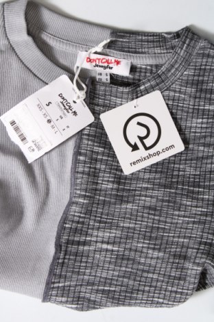 Γυναικεία μπλούζα Jennyfer, Μέγεθος S, Χρώμα Γκρί, Τιμή 6,23 €