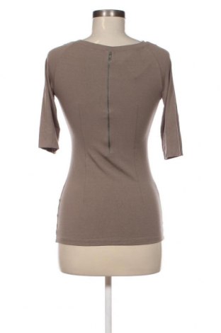 Дамска блуза Marc Cain, Размер M, Цвят Сив, Цена 33,21 лв.