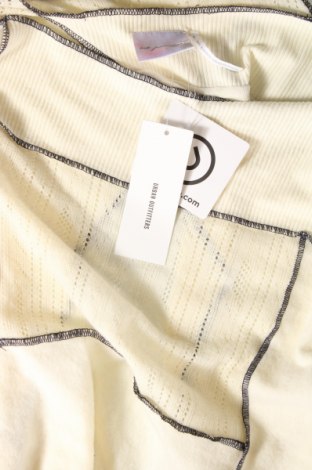Damen Shirt Out From Under, Größe M, Farbe Ecru, Preis 4,63 €