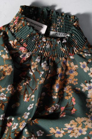 Γυναικεία μπλούζα Pieces, Μέγεθος XS, Χρώμα Πολύχρωμο, Τιμή 10,23 €