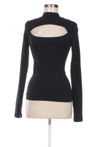 Γυναικεία μπλούζα UNFOLLOWED x ABOUT YOU, Μέγεθος XS, Χρώμα Μαύρο, Τιμή 5,95 €