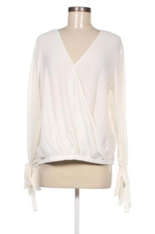Γυναικεία μπλούζα United Colors Of Benetton, Μέγεθος L, Χρώμα Λευκό, Τιμή 4,21 €