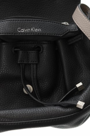 Дамска чанта Calvin Klein, Цвят Черен, Цена 144,05 лв.
