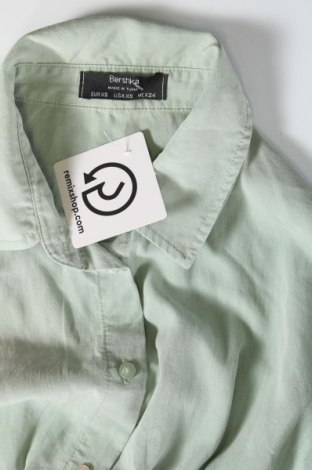 Дамска риза Bershka, Размер XS, Цвят Зелен, Цена 25,09 лв.