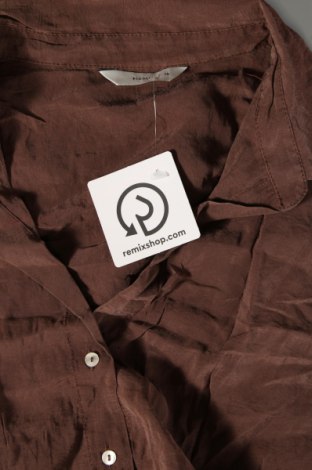 Дамска риза Pigalle, Размер XS, Цвят Кафяв, Цена 5,00 лв.