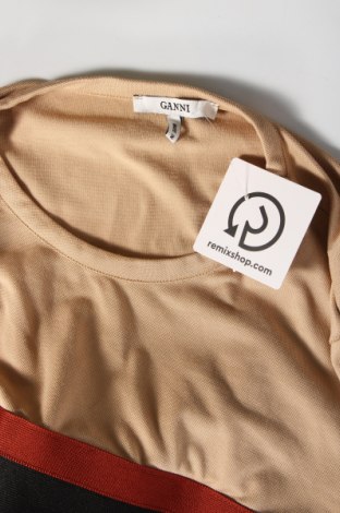 Дамска тениска Ganni, Размер M, Цвят Бежов, Цена 19,99 лв.
