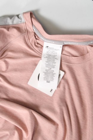 Γυναικείο t-shirt New Balance, Μέγεθος L, Χρώμα Ρόζ , Τιμή 16,70 €