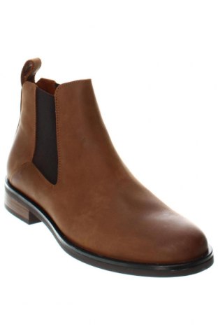 Damskie botki Clarks, Rozmiar 41, Kolor Brązowy, Cena 706,35 zł