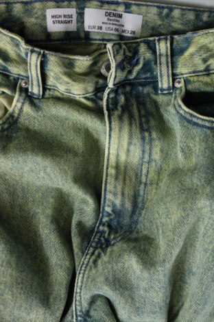 Damen Jeans Bershka, Größe M, Farbe Grün, Preis 20,18 €
