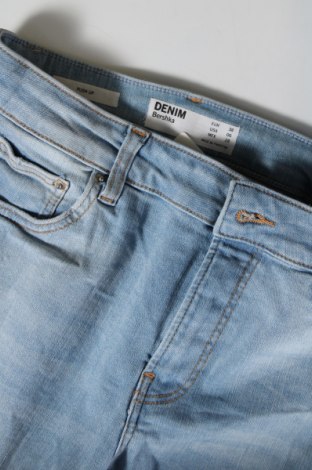 Damen Jeans Bershka, Größe M, Farbe Blau, Preis 20,41 €