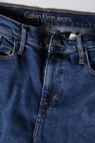 Γυναικείο Τζίν Calvin Klein Jeans, Μέγεθος M, Χρώμα Μπλέ, Τιμή 28,00 €