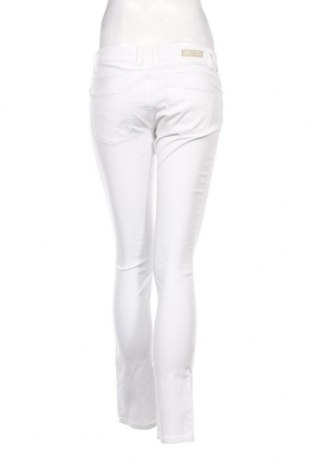 Damen Jeans Q/S by S.Oliver, Größe S, Farbe Weiß, Preis 13,65 €