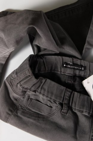 Dámske džínsy  Reserved, Veľkosť S, Farba Sivá, Cena  6,68 €