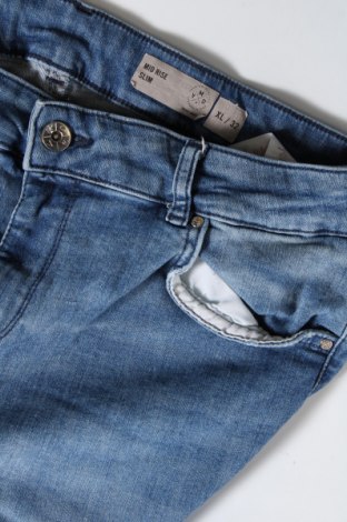 Dámské džíny  Vero Moda, Velikost XL, Barva Modrá, Cena  282,00 Kč
