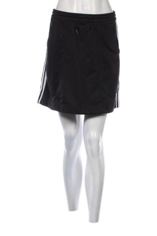 Γυναικείο κοντό παντελόνι Adidas, Μέγεθος M, Χρώμα Μαύρο, Τιμή 7,94 €