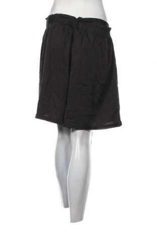 Дамски къс панталон Boohoo, Размер XL, Цвят Черен, Цена 31,00 лв.